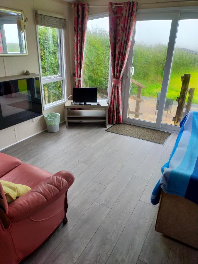 Slieve Croob Cosy Caravan Finnis Exteriör bild